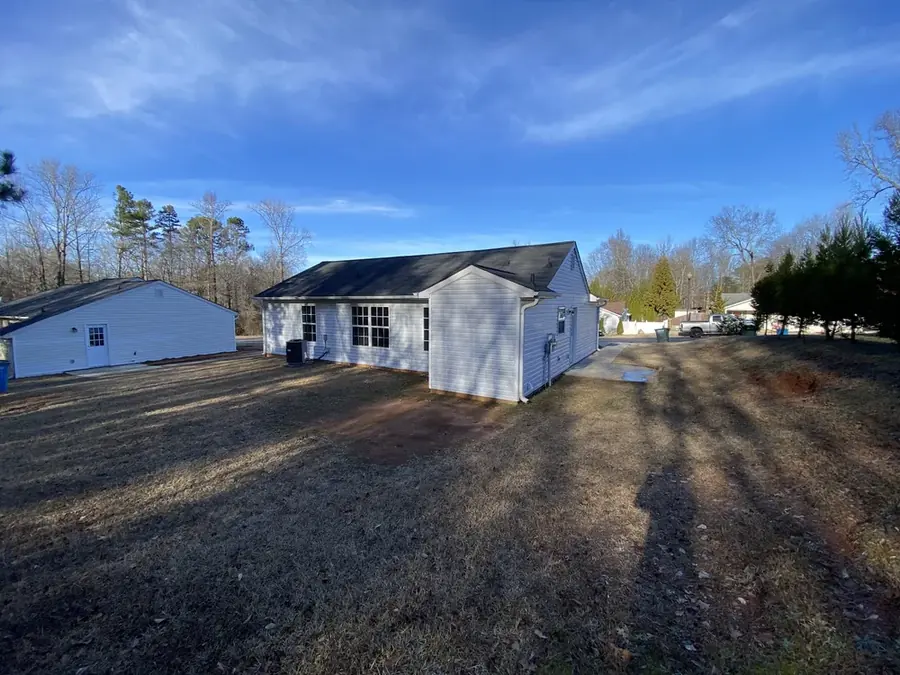 A Smyrna, GA home with water damage drying equipment set up