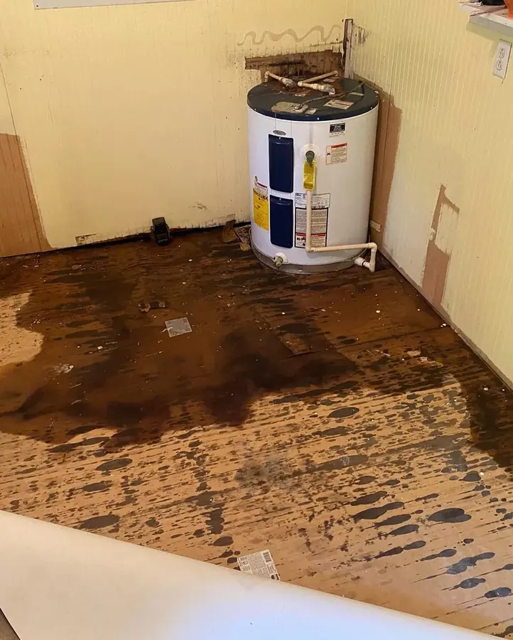 Water Heater Failure & Flooding in a Smyrna, GA home
